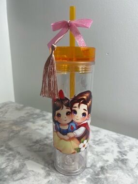 Snow White Tumbler 16 oz – Straw Cup w/ Lid – Spill Resistant